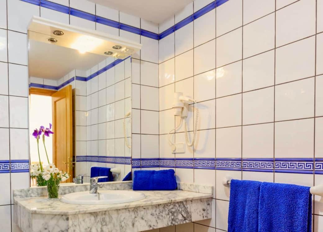 Apartamentos Sa Varadero 3D Vista Mare Laterale Es Pujols Zewnętrze zdjęcie