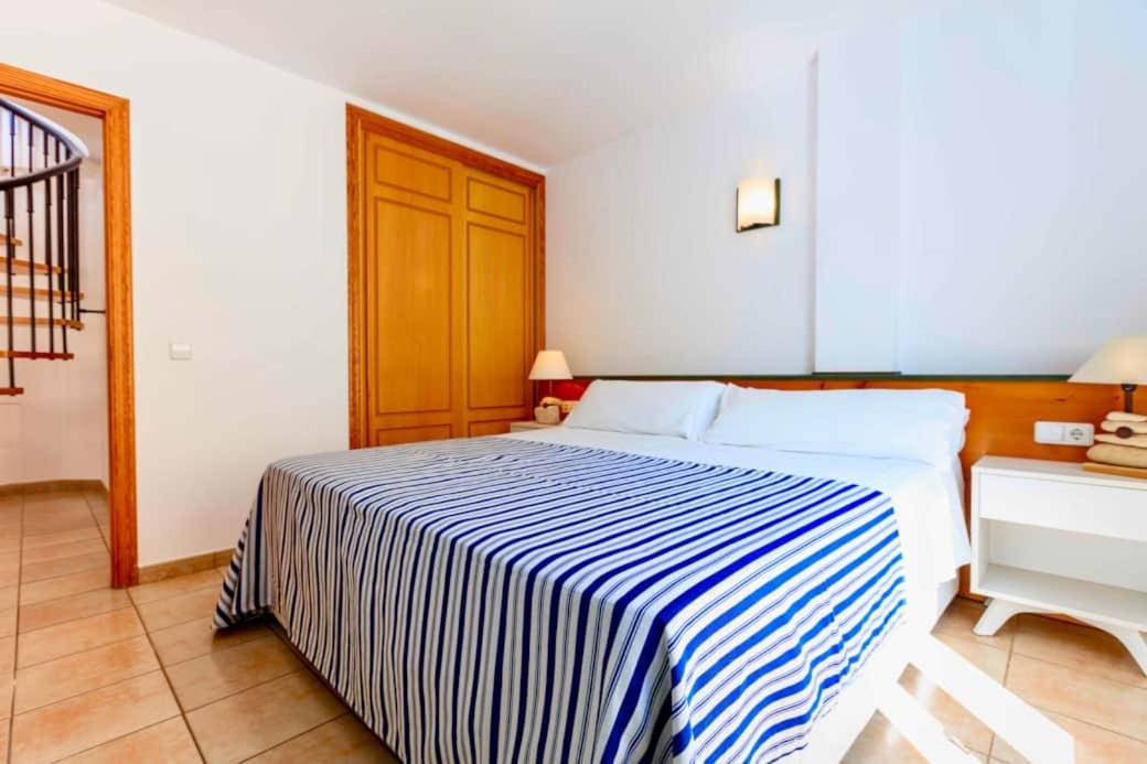 Apartamentos Sa Varadero 3D Vista Mare Laterale Es Pujols Zewnętrze zdjęcie